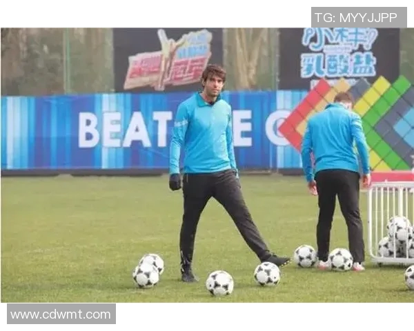 足球明星摆件6号的魅力与收藏价值探讨